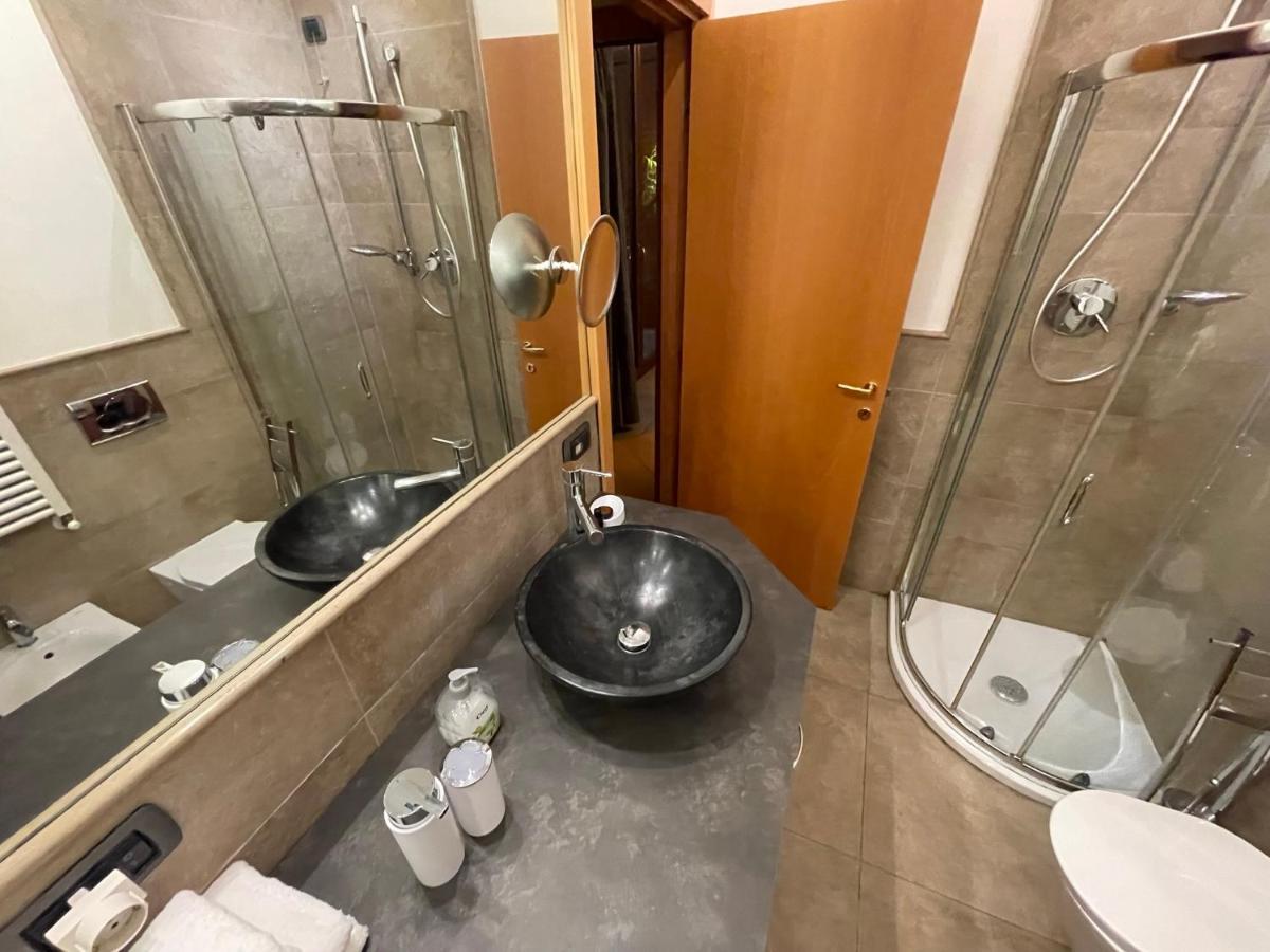 Attico Con Vista Spettacolare E Jacuzzi Apartment Bologna Luaran gambar